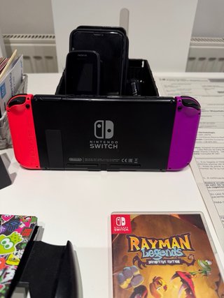 Nintendo Switch Morado/Rojo Poco Uso