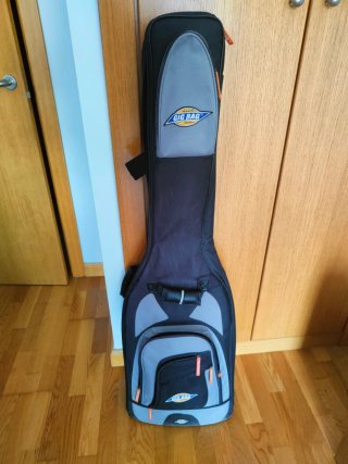 Bajo Yamaha TRBX505