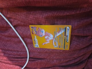 Carta Pokémon Mew VMAX 114/264 Metálica