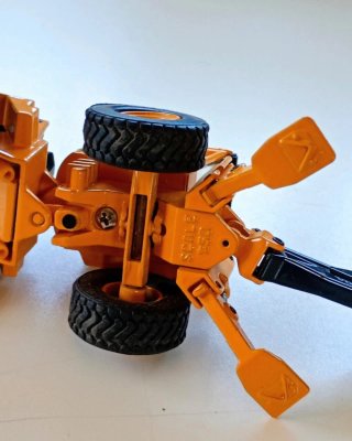 Retroexcavadora Volvo JOAL 1:50