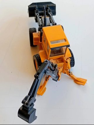 Retroexcavadora Volvo JOAL 1:50