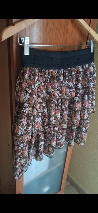 Lote 36/38, Blanco, 2 faldas estampadas