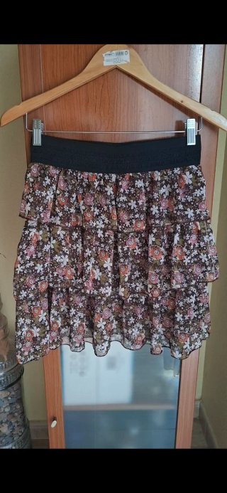Lote 36/38, Blanco, 2 faldas estampadas