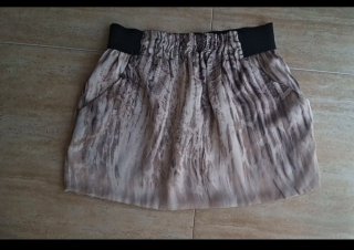 Lote 36/38, Blanco, 2 faldas estampadas