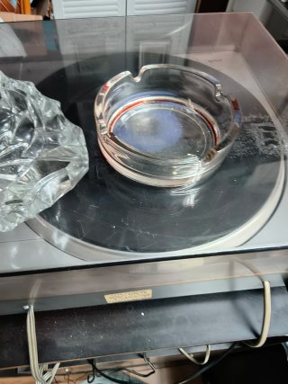 Cenicero de cristal tallado
