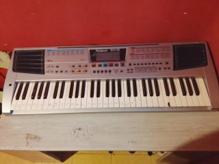 Teclado Roland EM-15