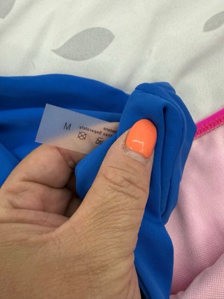 Partes de abajo de bikini azul y fucsia descolorid
