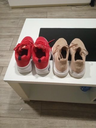 Lotes de Zapatillas FILA Rojas y adidas