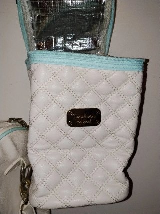 Bolso premamá blanco y verde con neceser térmico
