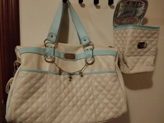 Bolso premamá blanco y verde con neceser térmico