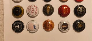 Lote 25 Chapas Champagne y Cava