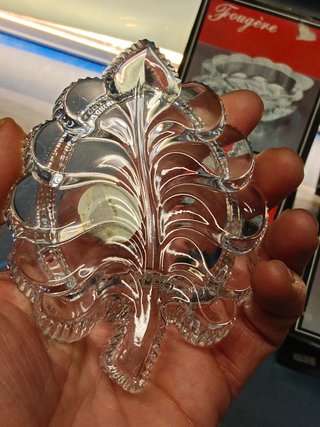 5 platos pequeños decorativos de la marca Cristal d'Arques modelo Fougère. 11x08x02 cm