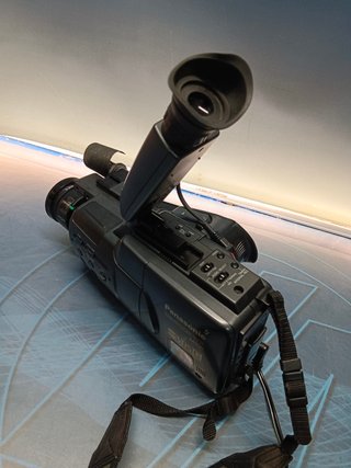 Maletin con Videocámara PANASONIC MS50, con 3 batt. y accesorios, para piezas, no funciona