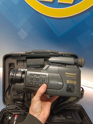 Maletin con Videocámara PANASONIC MS50, con 3 batt. y accesorios, para piezas, no funciona