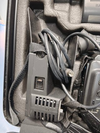 Maletin con Videocámara PANASONIC MS50, con 3 batt. y accesorios, para piezas, no funciona
