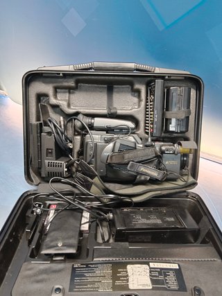 Maletin con Videocámara PANASONIC MS50, con 3 batt. y accesorios, para piezas, no funciona