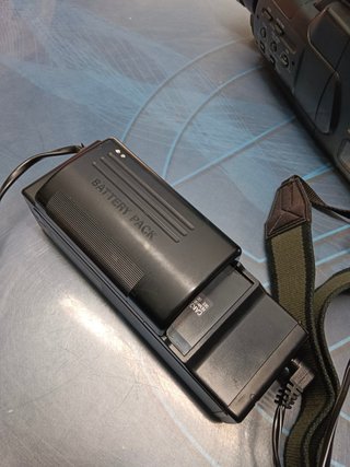 Maletin con Videocámara PANASONIC MS50, con 3 batt. y accesorios, para piezas, no funciona