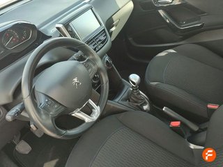 Peugeot 208 5P Signature 1.2L PureTech 81KW (110CV)