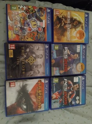 PS4 Videojuegos: PES 2018, Mortal Kombat 11, God o