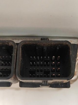Opel 288945 0281010633 centralita motor uce vivaro
