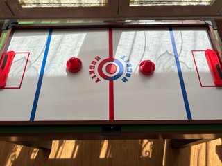 Futbolín con juegos extra