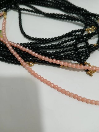 Set 9 collane perle vintage nere e rosa