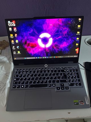 Portátil Gaming Lenovo LOQ 15