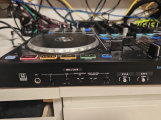 Controladora DJ Reloop Terminal Mix 8 (4 Canales)