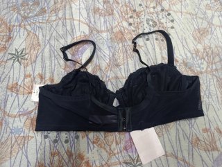 Sujetador con aros SavagexFenty 105C