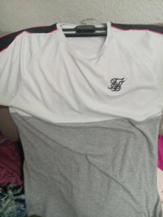 Camiseta SikSilk Blanca y Gris
