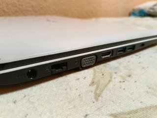 Portátil ASUS i5