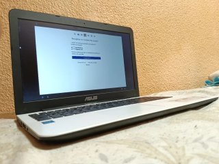 Portátil ASUS i5