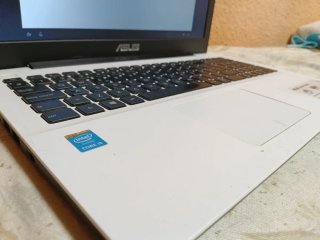 Portátil ASUS i5
