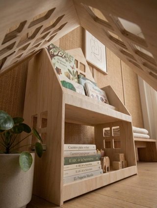 Librería Montessori Casa Madera