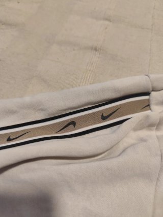 Sudadera Nike con logo grande