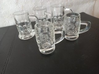 Juego de 5 Vasos Pequeños de Vidrio