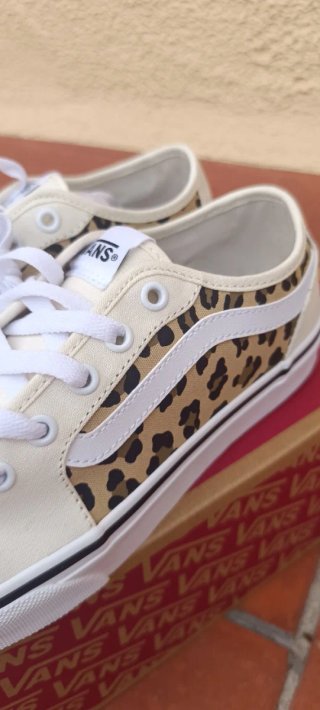 Vans Zapatillas Blancas con Estampado Animal Print