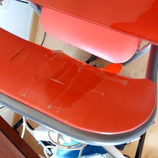Mesa cristal roja y 4 sillas Plegables