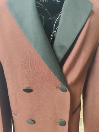 Blazer Zara Negro y Rojo