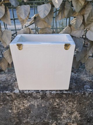 Fioriera / Vaso da Parete in Legno Bianco