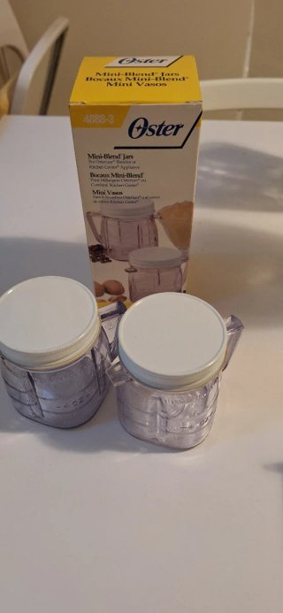 Batidora Oster con vasos mini