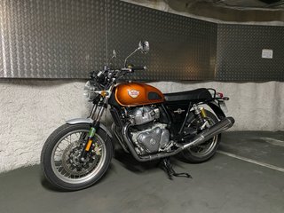 Royal Enfield Interceptor 650 Naranja/Plata