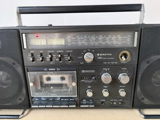 Radio Cassette Sanyo M-9998-K
