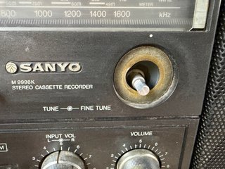 Radio Cassette Sanyo M-9998-K