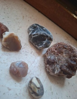 Lotto 40 pietre naturali raccolte a mano