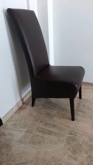 Sillas de salón de piel marrones
