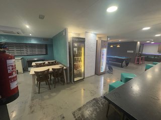 Es un bar en perfectas condiciones