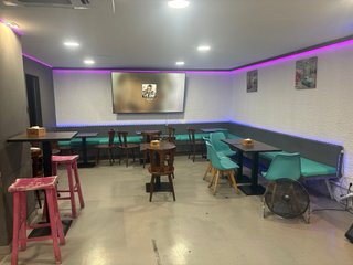 Es un bar en perfectas condiciones