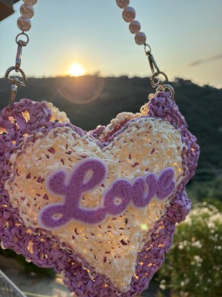 Borsa cuore rafia panna e viola perla