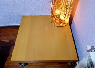 Mesa cuadrada madera con ruedas